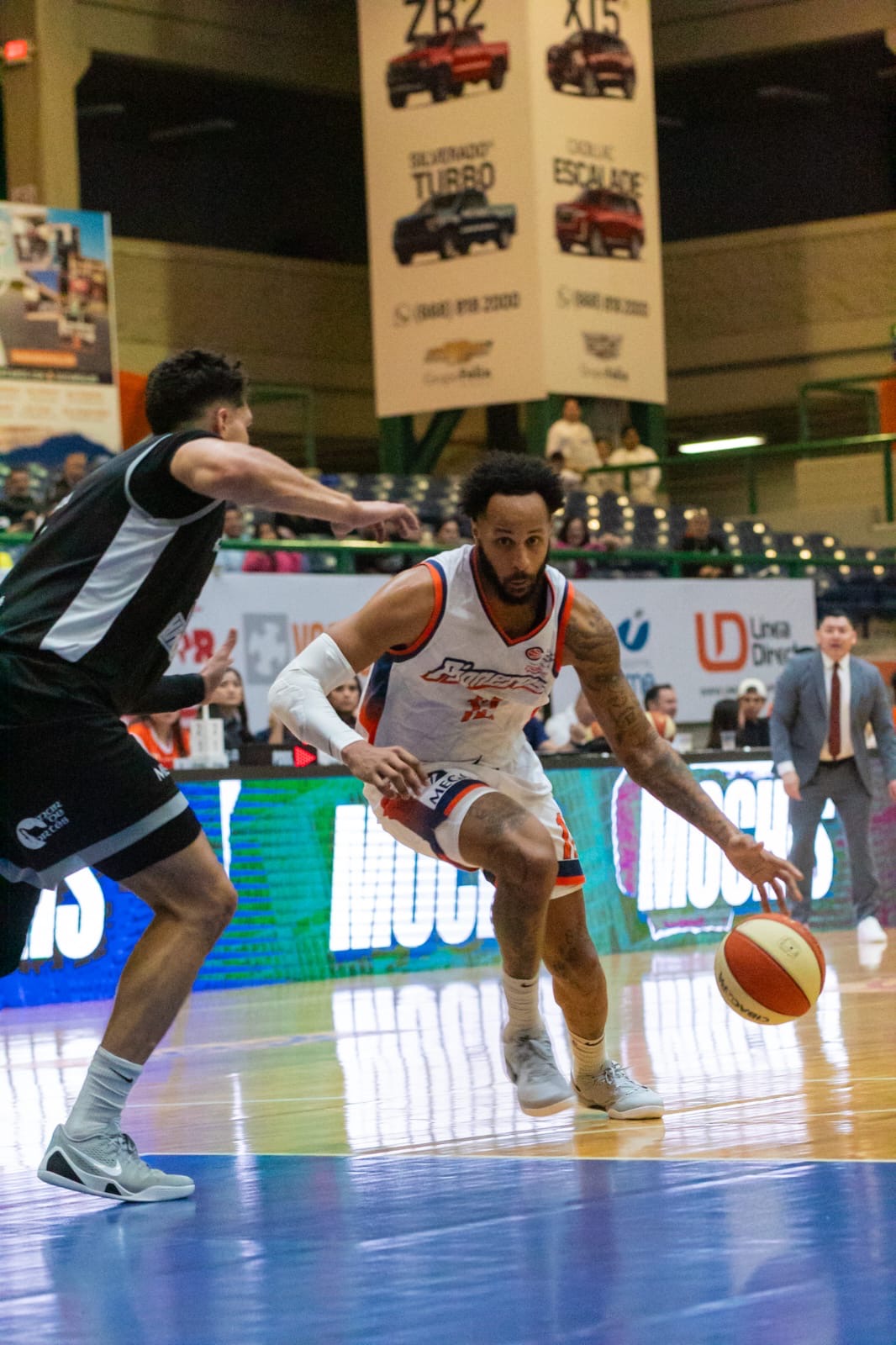 Pioneros de Los Mochis cae en el segundo juego en casa ante Halcones.