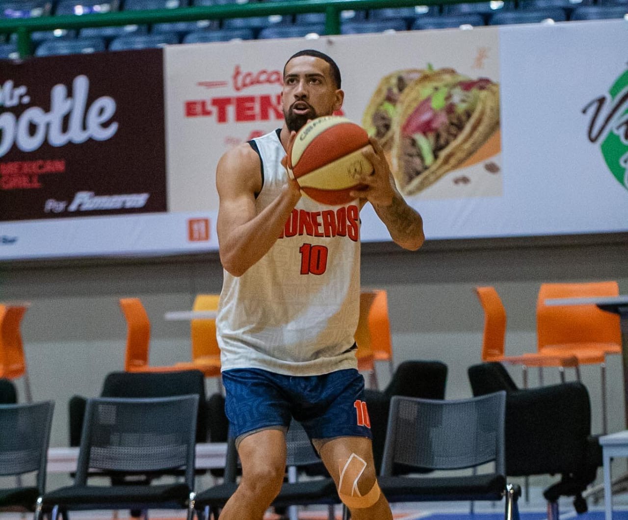 Pioneros toma carretera para medirse este viernes a Angeles de CDMX.