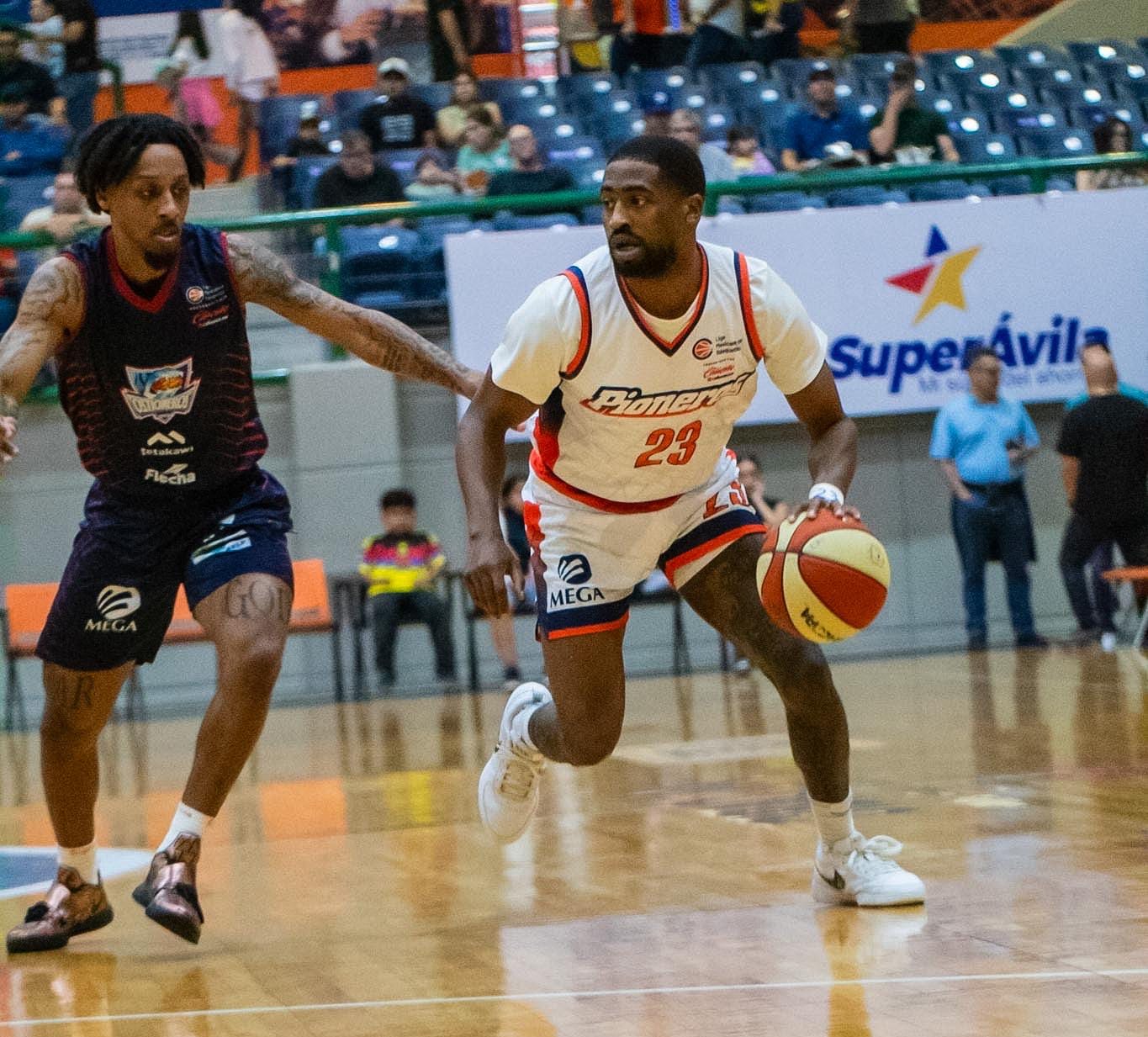 Pioneros se lleva el primer de la serie en casa.