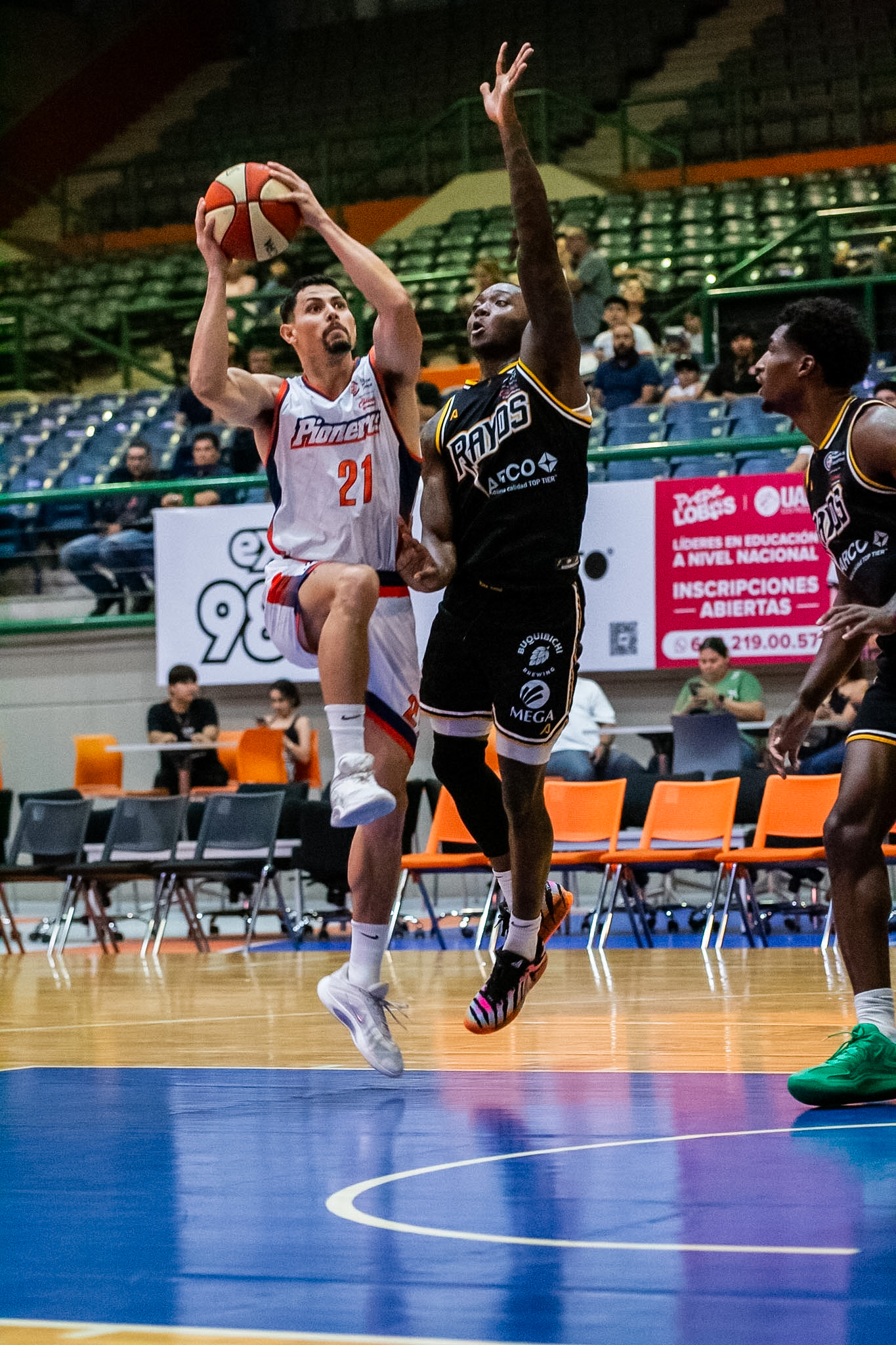 El equipo local no logró contener la explosividad de Kiandre Marquis Gaddy.