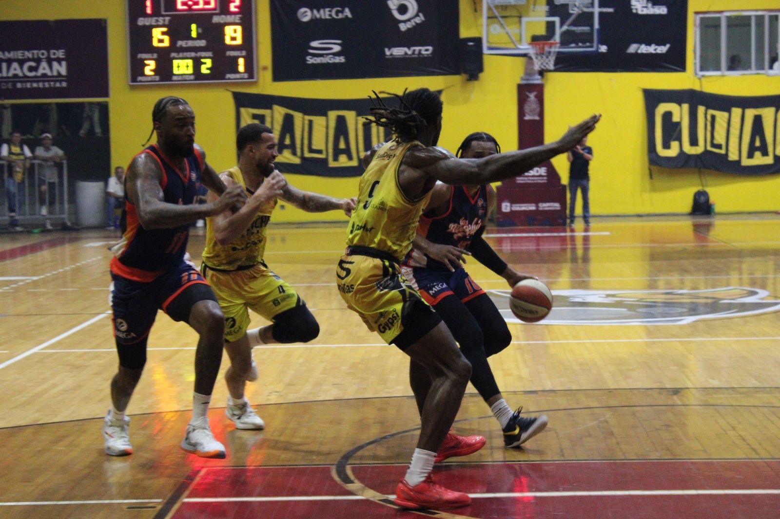 En un juego muy reñido, el equipo de Los Mochis se viene con las manos vacías de la capital.